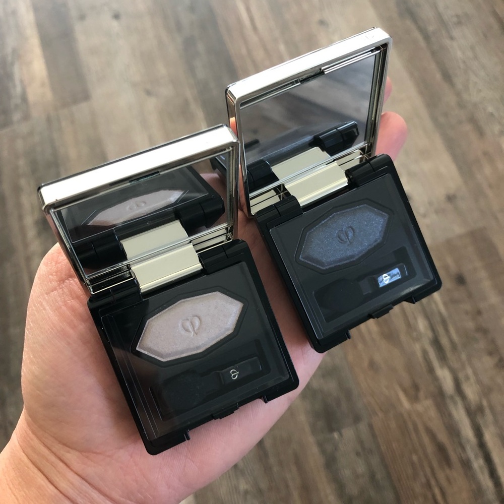 Cle de Peau Powder Eye Color Solo - 211 and 212